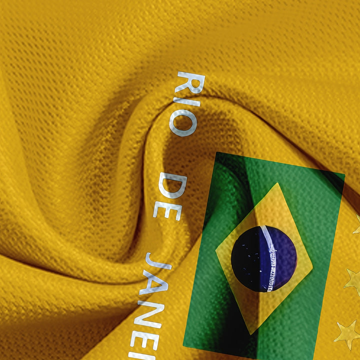 Camiseta masculina com estampa da bandeira brasileira